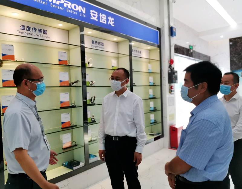 深圳市龙岗区委书记张勇、副区长陈广文一行莅临AG庄闲调研指导