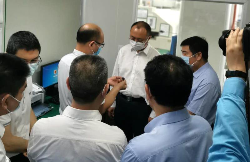 深圳市龙岗区委书记张勇、副区长陈广文一行莅临AG庄闲调研指导